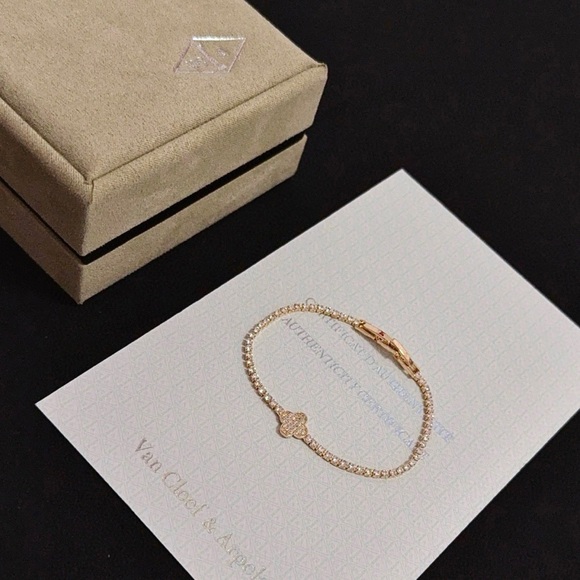 Van Cleef & Arpels Rose Gold Pavé Clover Diamond Tennis Bracelet - Picture 5 of 5
